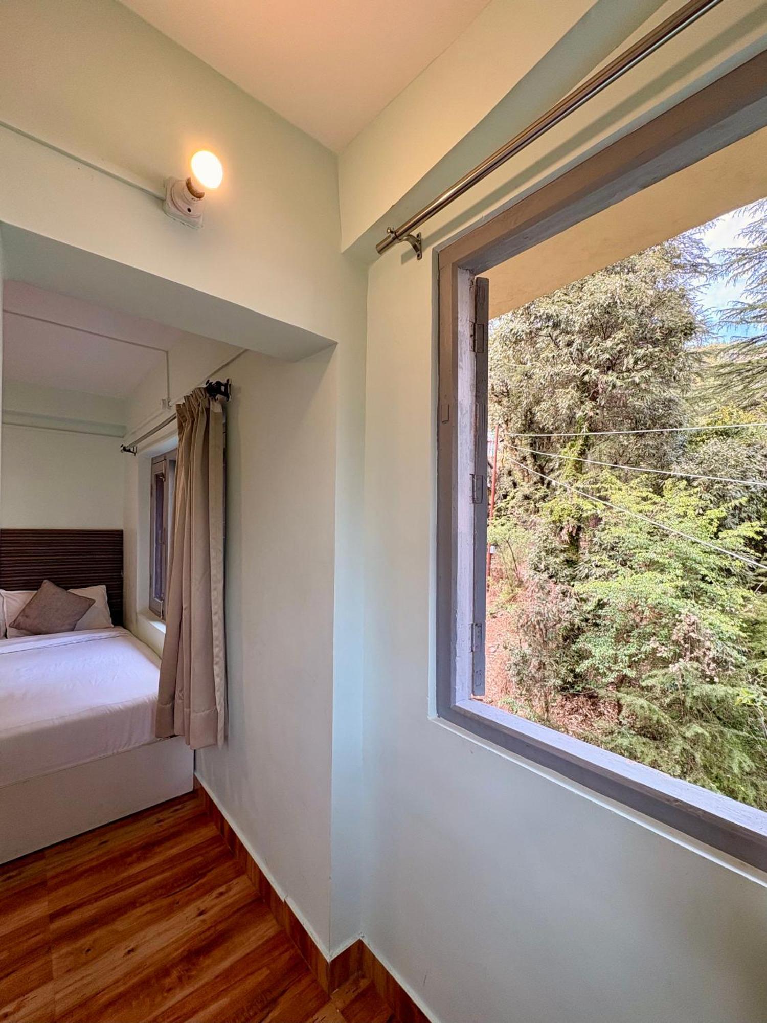 Eevolve Dharamkot - An Eco Hostel McLeod Ganj Exterior photo