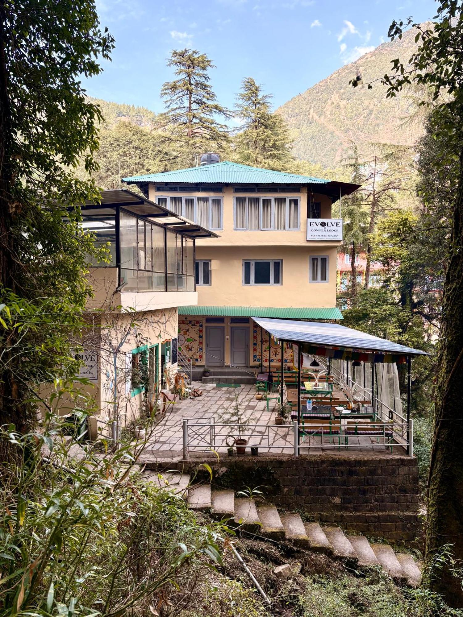 Eevolve Dharamkot - An Eco Hostel McLeod Ganj Exterior photo